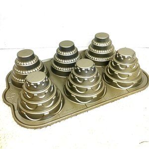 NORDIC WARE Tiered Cakelet Pan-6 Cup EUC